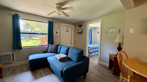 Deluxe Cabin — image 2 of 4
