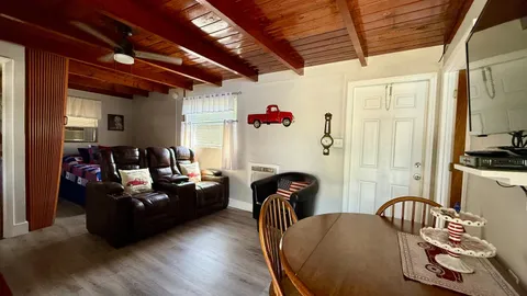 Deluxe Cabin — image 6 of 6