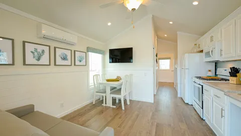 Carolina Cottage 1 Bedroom — image 11 of 11
