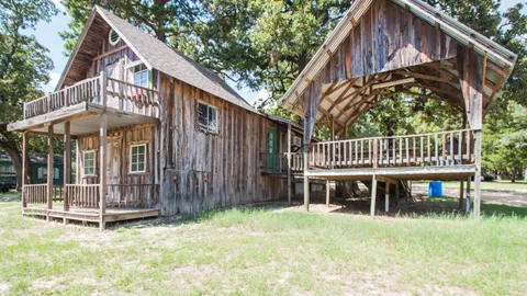Cabin 03 — image 1 of 10