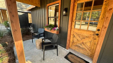 Little Cedar Lodge — image 2 of 11