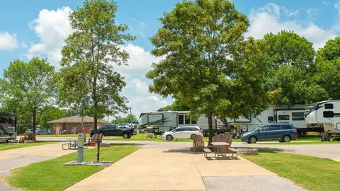 Red Carpet Pull-Thru RV Site — image 2 of 3