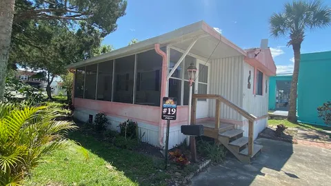 Deluxe Bungalow (2 Bedroom) — image 1 of 15