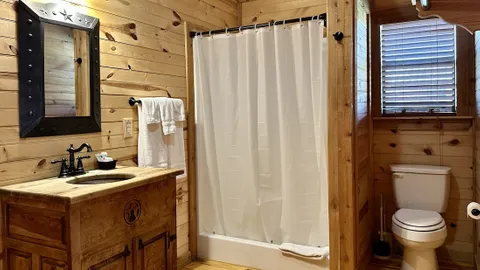 EFFICIENCY CABIN — image 2 of 6