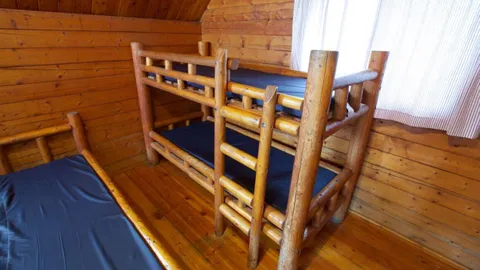 Small Cabin — image 8 of 8