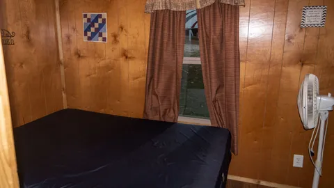 Deluxe Lakefront Cabin — image 11 of 11