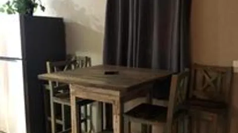 Cabin — image 2 of 7