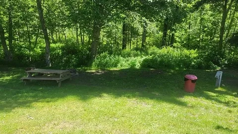 Creekside-Tent — image 4 of 4