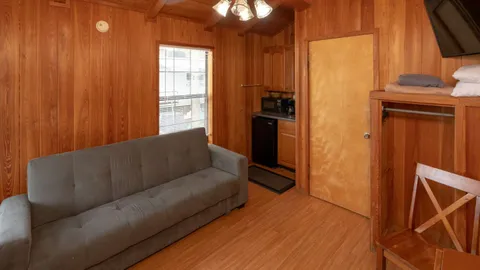 Cabin Rental Studio - Max 2 Guests — image 7 of 7