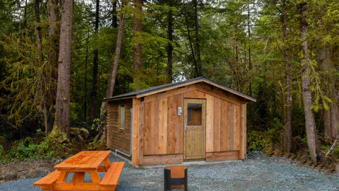 Longhouse Cabin - 2 Full XL Beds — image 2 of 6