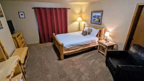 Larkspur Lodge Room — image 1 of 3