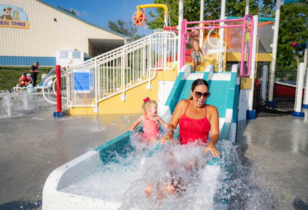 Jellystone Park™ Pittsfield - Photo 3