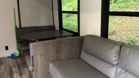 Franklin "RV for Rent" — image 8 of 8