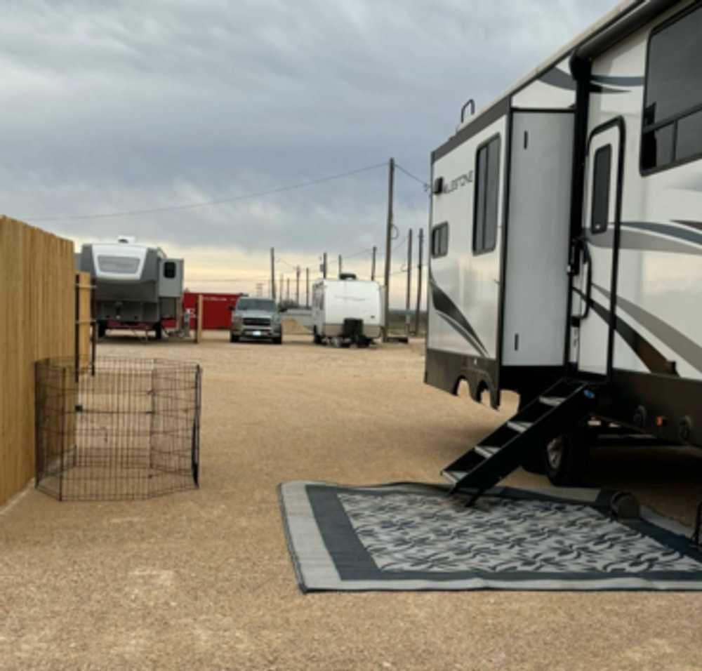 Goldsmith Housing & RV Park, Goldsmith, Texas - Photo 5