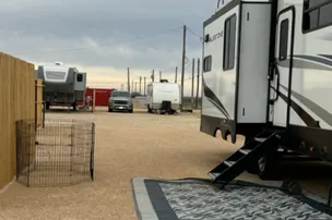 Goldsmith Housing & RV Park – photo 5