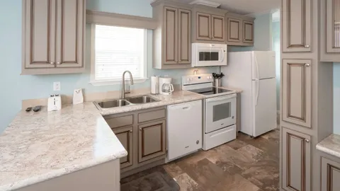 Standard Park Model 1 Bedroom — image 11 of 11