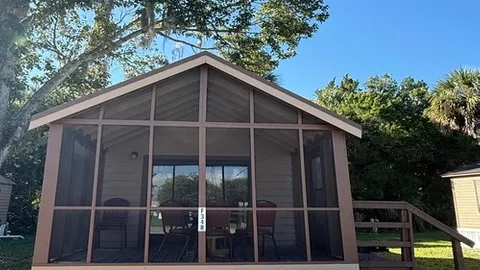 Cabin Non Waterfront — image 2 of 13