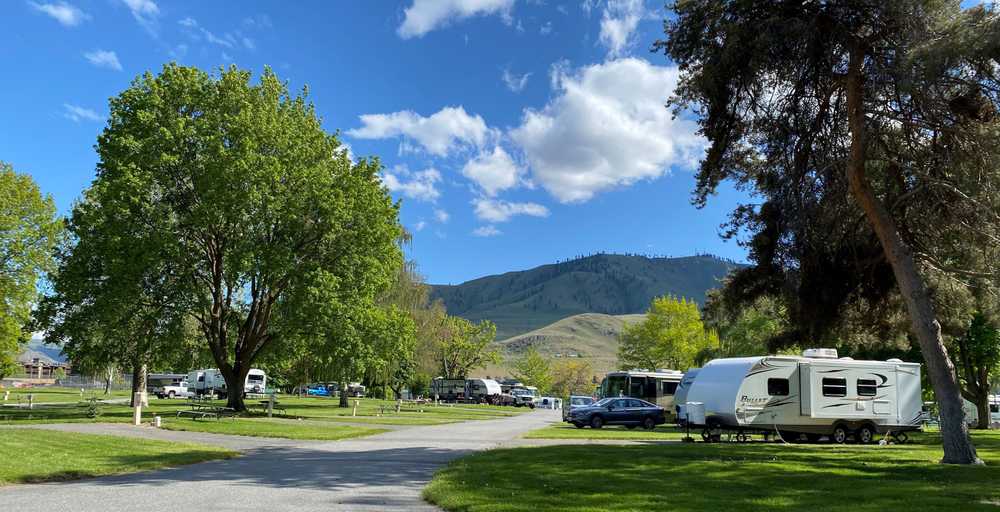 Lakeshore RV Park & Marina