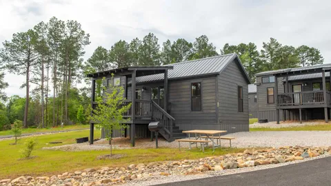 Oak Trail Cabin — image 1 of 9