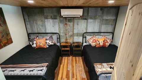 Cabin 3 — image 1 of 5
