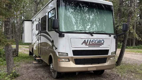 Motorhome Rental — image 1 of 6