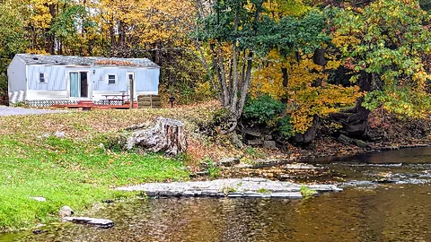 Deluxe Riverfront 6 Person Park Model Trailer — image 1 of 1