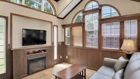 1 Bedroom Cottage - Call To Book — image 2 of 7