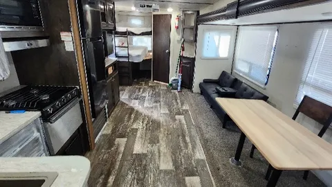 Site 43 Starcraft RV — image 2 of 9
