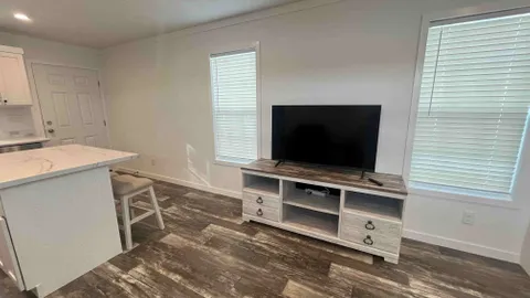 Premium Rental 1 Bedroom — image 6 of 6