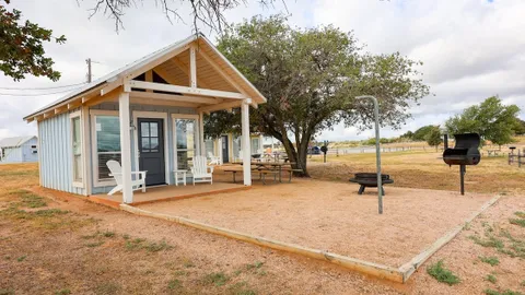 Deluxe Cabin — image 1 of 7