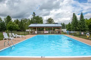 Bloom Resorts Huntsville – photo 2