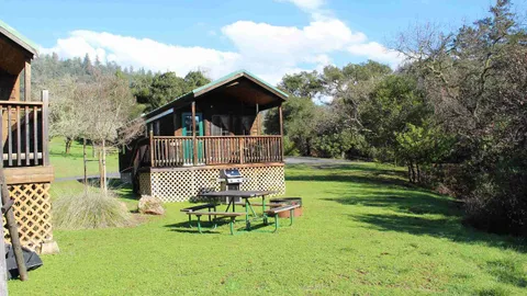 Premium Lodge — image 2 of 8