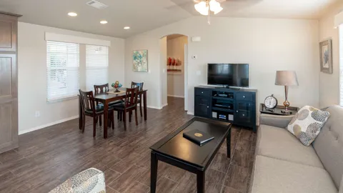 Signature Cottage 2 Bedroom — image 11 of 11