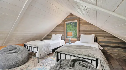 Trail Crew Cottage — image 2 of 9