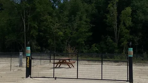 30/50 Full Hookup Back-in Dog Park RV Site KW — image 1 of 3