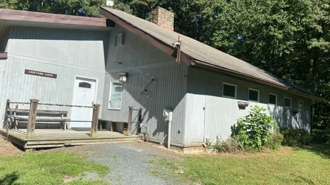 Overnight Choptank Lodge — image 1 of 13