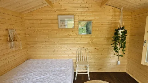 Cabin — image 4 of 4