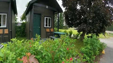 Cabin. Two Full Beds — image 1 of 2