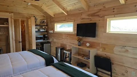 Stargazer Cabin — image 2 of 10