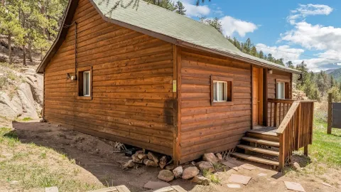 Yogi Bear™ Hideaway — image 1 of 7