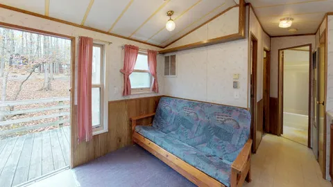 Vacationer (Sleeps 6) — image 5 of 5