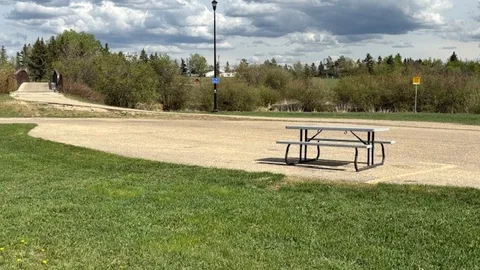 Pull Beside-North Side — image 1 of 8