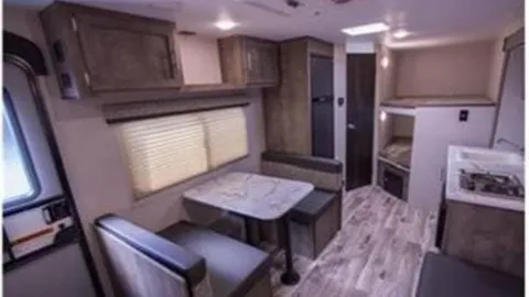 RV RENTAL TRAILER - LOT 28 — image 2 of 4