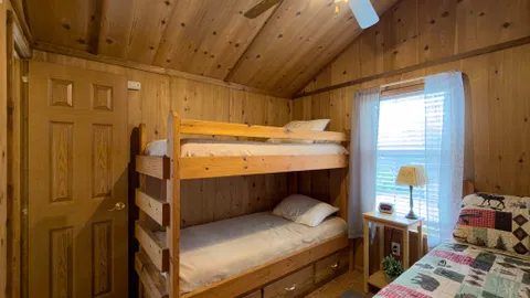 Deluxe Cabin — image 23 of 23