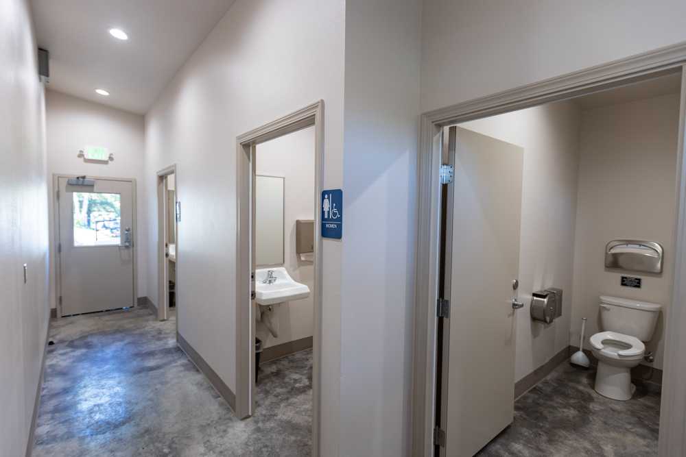 Rogue Vista RV Resort, Grants Pass, Oregon - Photo 5