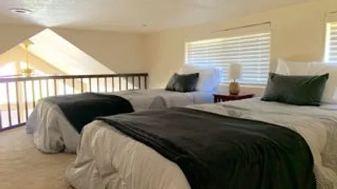 Deluxe Cabin w/ Loft - Riverfront — image 6 of 6
