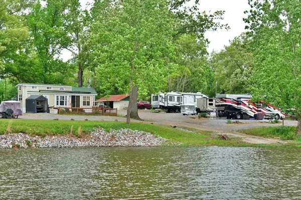 Water's Edge RV Park & Marina – photo 1