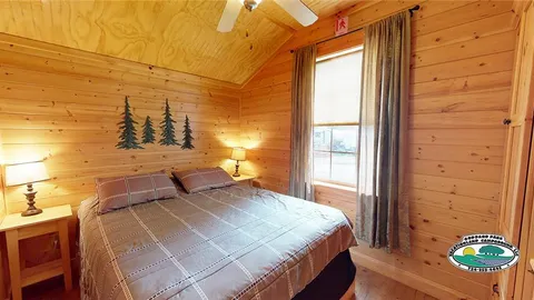 Big Bear 2 bedroom cabin — image 2 of 6