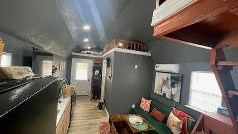 The "Natasha" Cabin: Cozy 3-Bedroom Retreat by the River — image 1 of 25