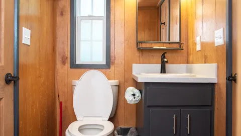 Yogi Bear™ Cabin — image 2 of 9